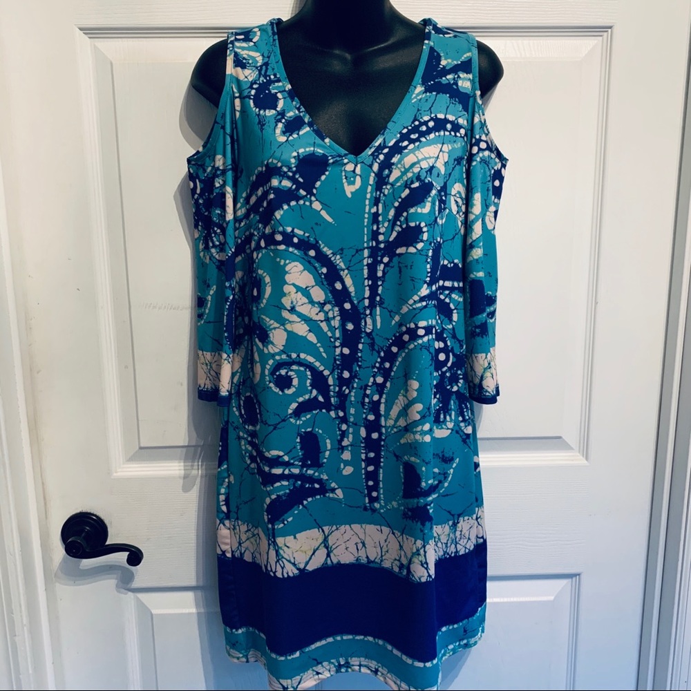 Aryeh Cold Shoulder 3/4 sleeve dress Small